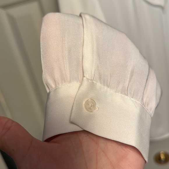 EXPRESS ivory lace neck blouse, size very feminine and pretty, size L - Picture 4 of 9